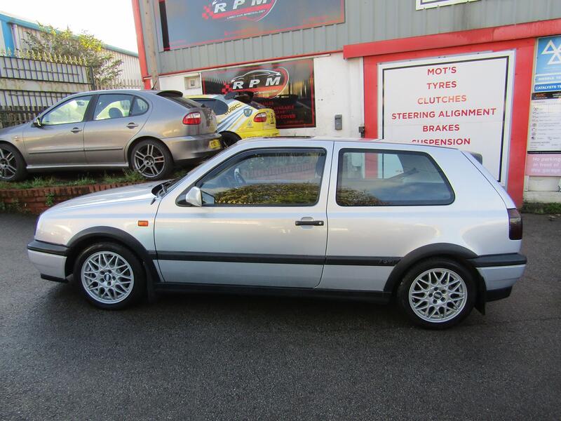 VOLKSWAGEN GOLF